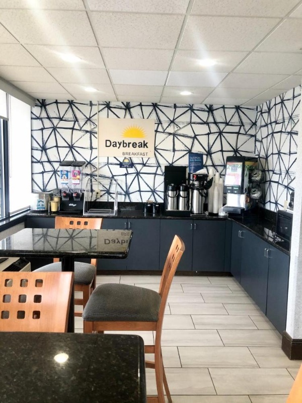 Days Inn by Wyndham Asheville North image 15